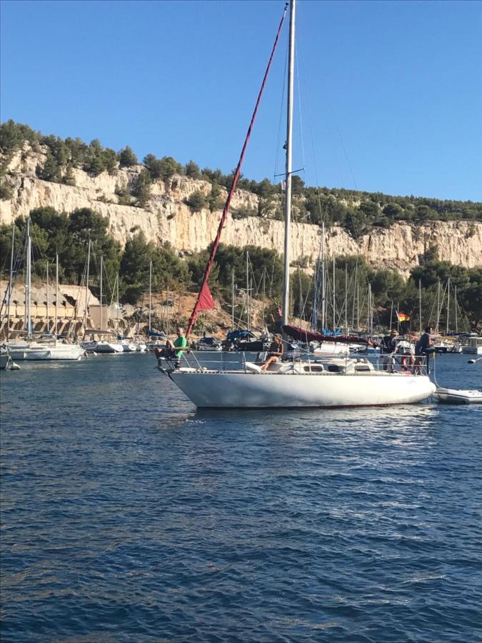 Appartement Cassis, le Grand Bleu, triplex vue mer, port plage 10mn à pieds Extérieur photo